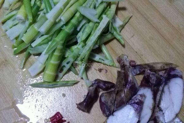 腊肠炒水竹笋的做法图解3