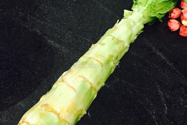 清炒莴苣的做法图解1
