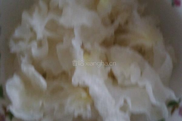 银耳红枣汤的做法图解3