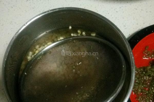 巧去绿豆皮的做法图解2