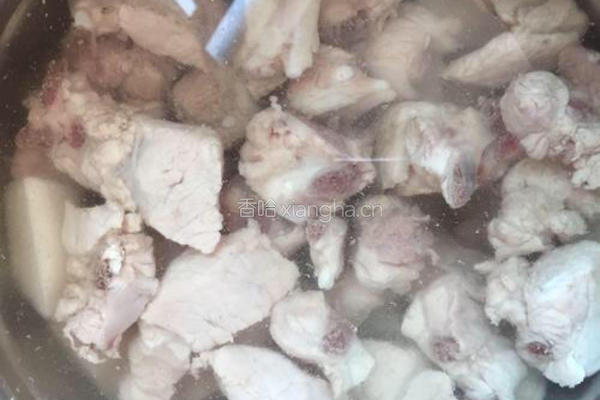 白萝卜排骨汤的做法图解5