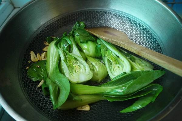油菜炒香菇的做法图解5
