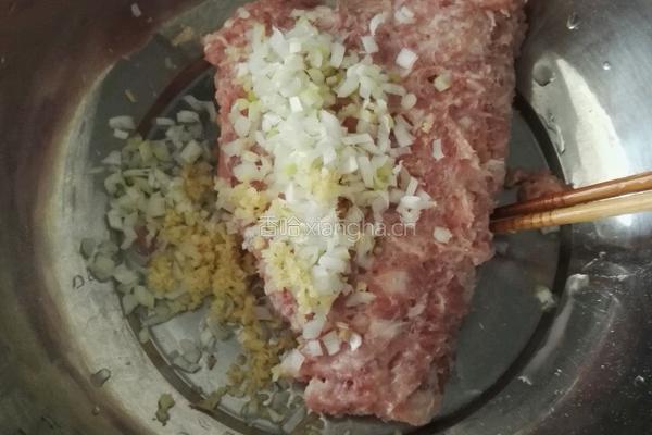 茴香猪肉馅饺子的做法图解4