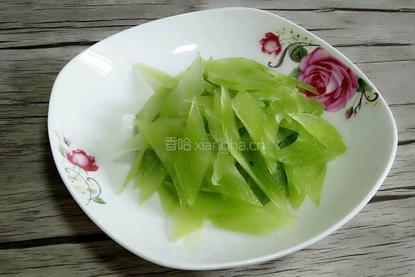 莴苣炒肉的做法图解3