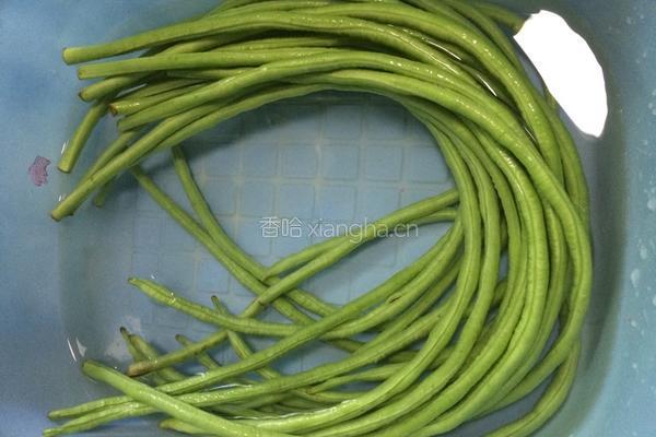 炒豇豆的做法图解1