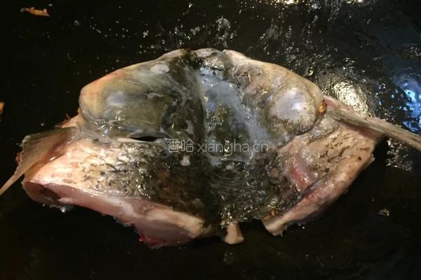 鱼头汤的做法图解3