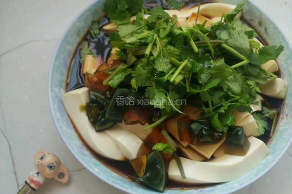 香菜皮蛋拌豆腐