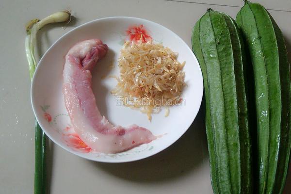 角瓜炒肉的做法图解1