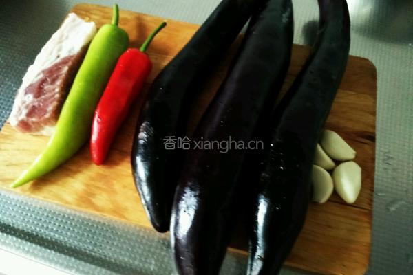 肉末烧茄子的做法图解1