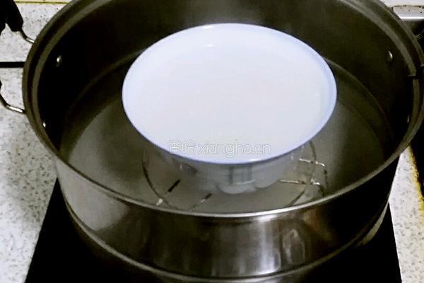 冰糖燕窝的做法图解5