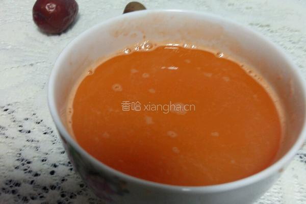 胡萝卜菠萝苹果汁的做法图解5