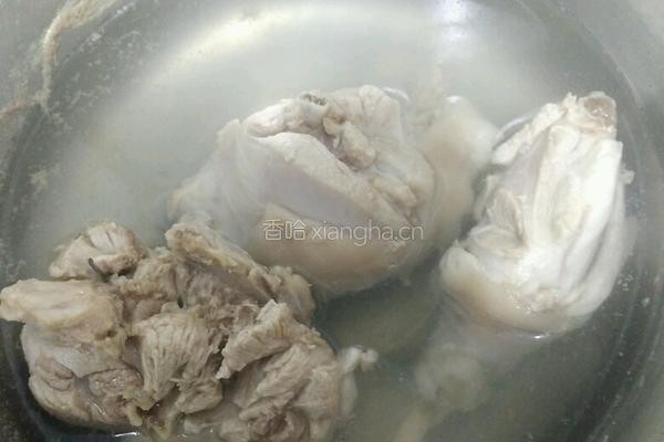 兔肉山药汤的做法图解2