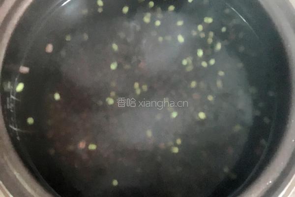 红豆绿豆西米露的做法图解3