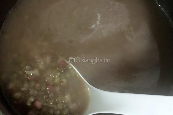红豆绿豆西米露的做法图解5