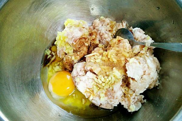 莲藕馅水饺的做法图解3