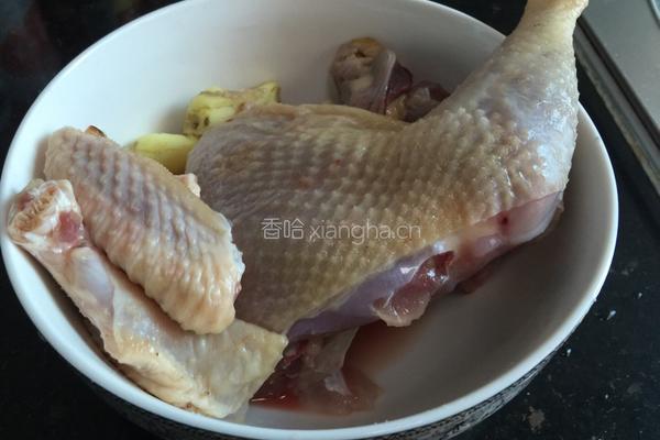 麦子辣酱番茄手撕鸡的做法图解1