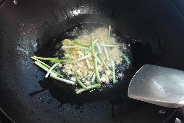 麦子辣酱番茄手撕鸡的做法图解5