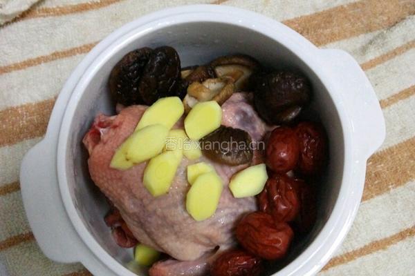 清炖鸽子汤的做法图解2