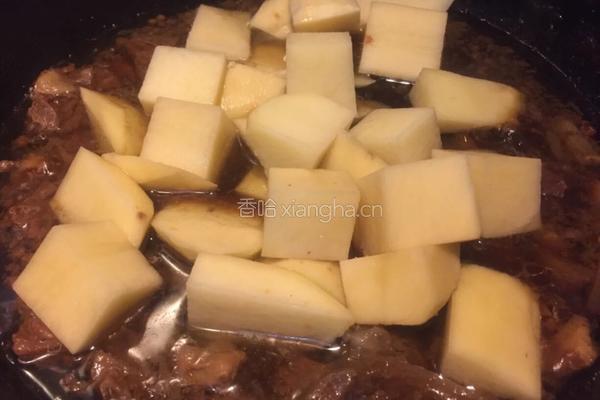 咖喱牛肉炖土豆的做法图解5