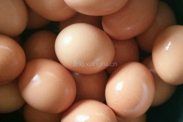 腌制咸鸡蛋的做法图解2