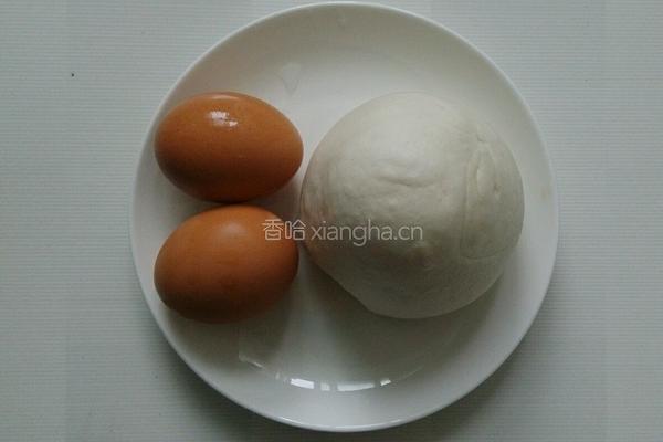 馒头片煎鸡蛋的做法图解1