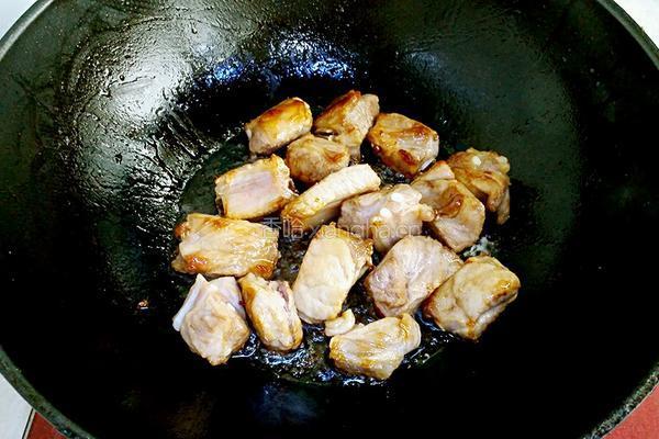 家常红烧排骨土豆的做法图解5