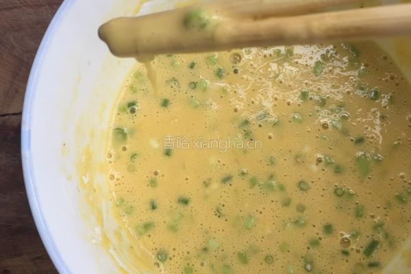 小葱鸡蛋饼的做法图解3