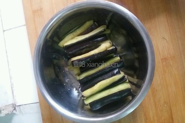 腊肉烧茄子的做法图解2