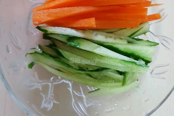 鸡蛋蔬菜卷的做法图解2