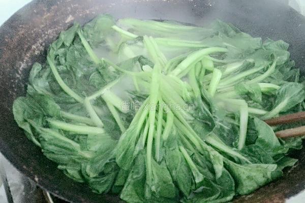 青菜炒蘑菇的做法图解2