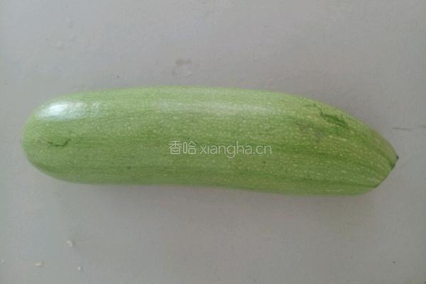 家常菜小瓜炒鸡蛋的做法图解1