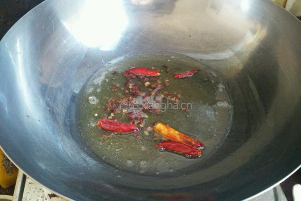 土豆炖鸡块的做法图解4