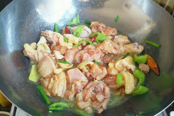 土豆炖鸡块的做法图解6