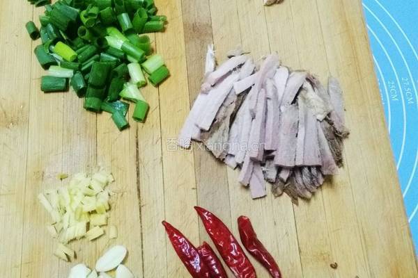 千张小炒肉的做法图解2