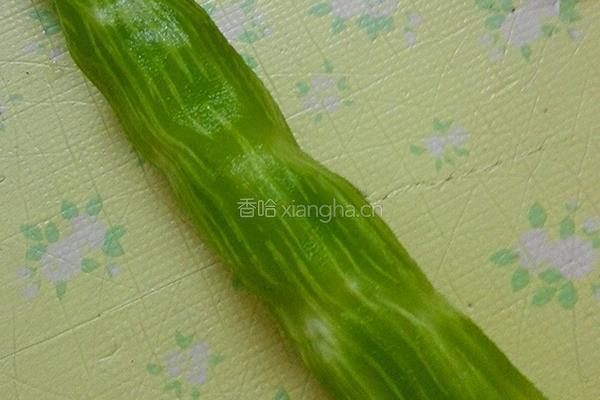 清炒莴笋丝的做法图解1