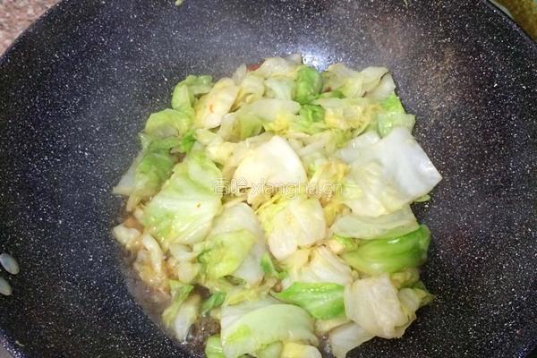 小炒圆白菜的做法图解6