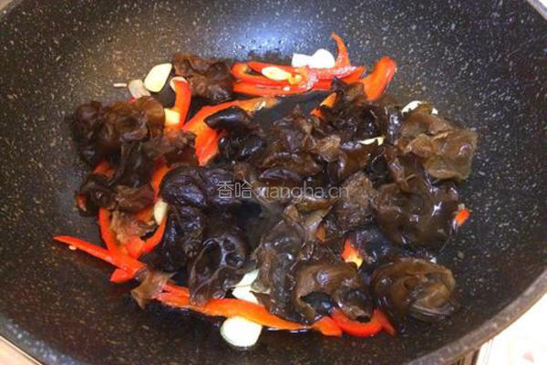 木耳炒油菜的做法图解8