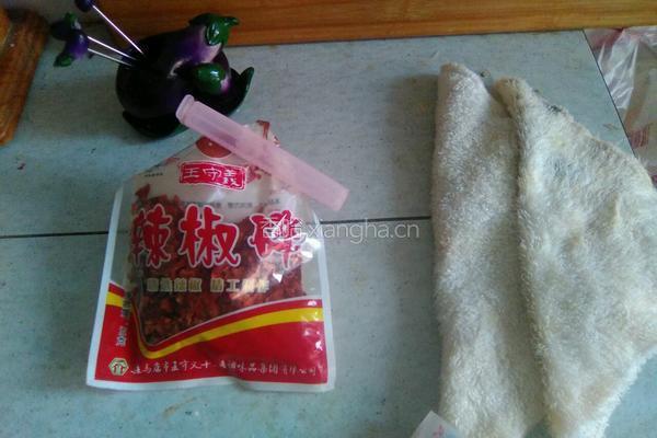 蒸大马哈鱼块的做法图解3