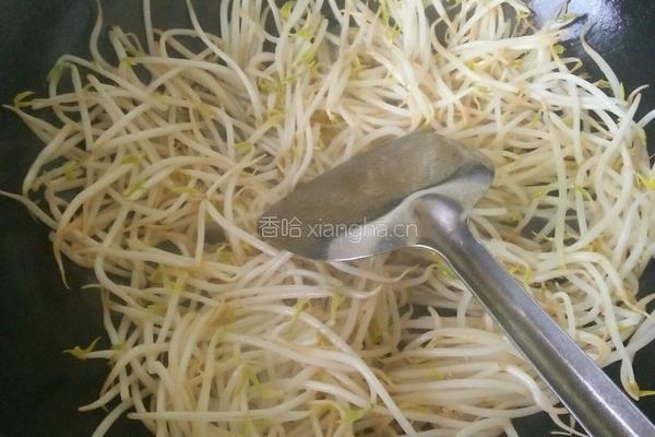 豆芽炒肉的做法图解3