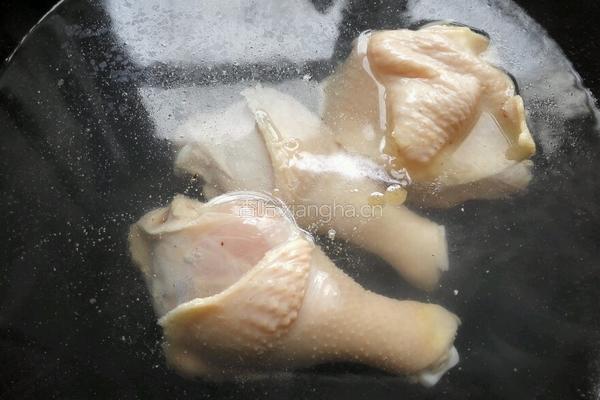 香辣手撕鸡腿的做法图解2