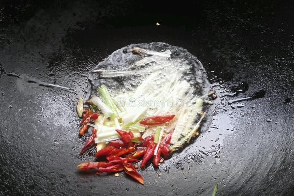 香辣手撕鸡腿的做法图解8