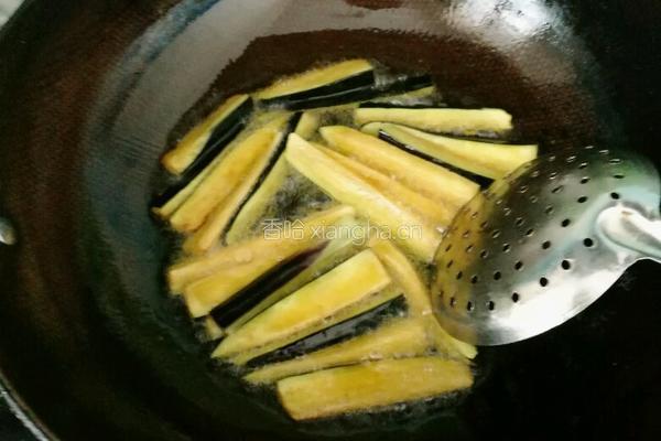茄子炒豆角的做法图解2