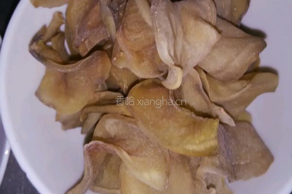 炸土豆片的做法图解1
