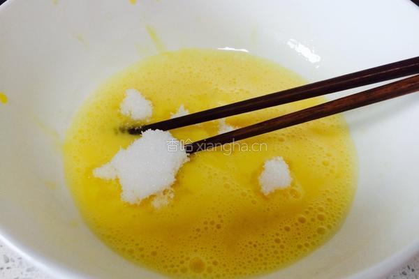 牛奶蒸蛋的做法图解3