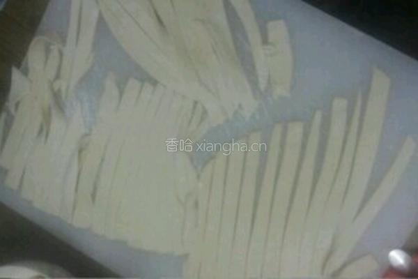 手工素凉面的做法图解2