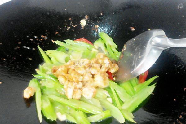 西芹炒虾仁的做法图解10