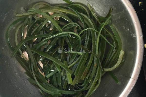 猪蹄玉米美容汤的做法图解1