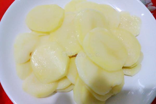 土豆回锅肉的做法图解4