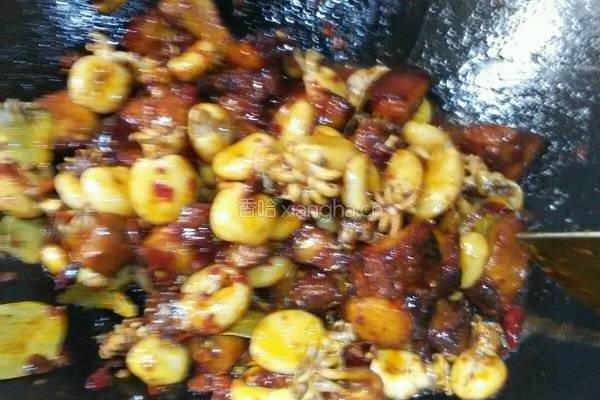 红烧五花肉土豆墨鱼仔的做法图解3