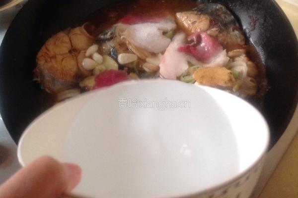 家常炖鲅鱼的做法图解11